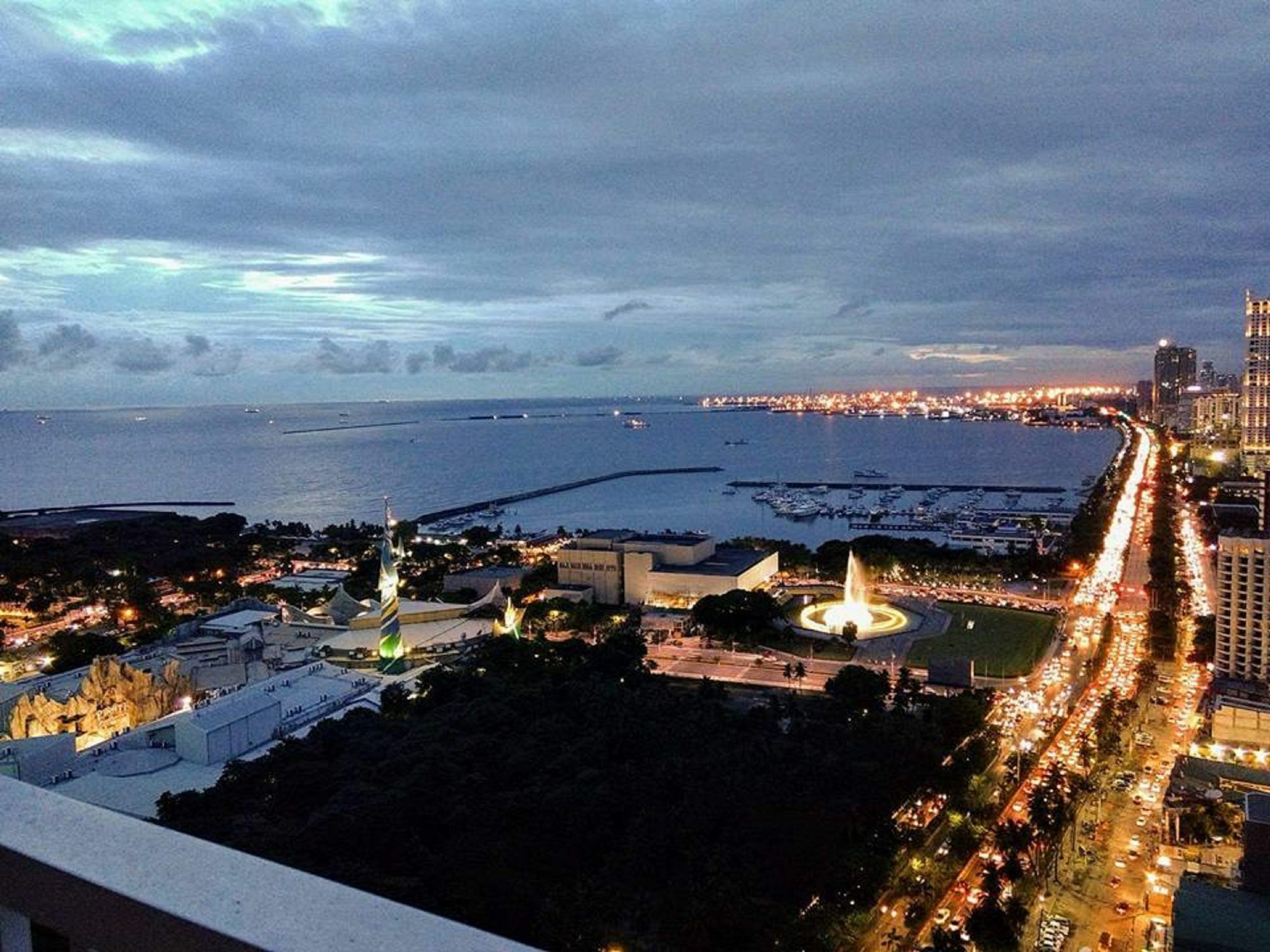 Seabreeze Residences At Breeze Residences Pasay Kültér fotó