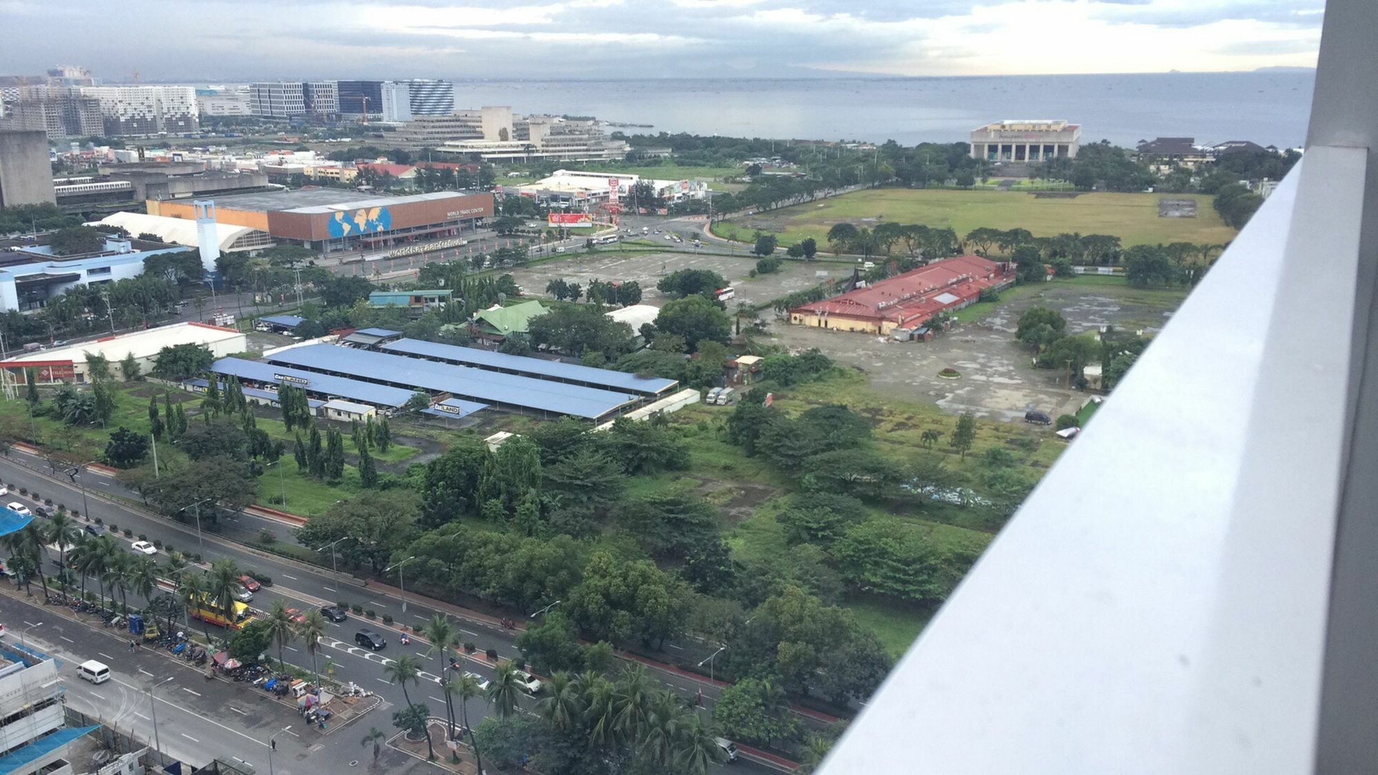 Seabreeze Residences At Breeze Residences Pasay Kültér fotó